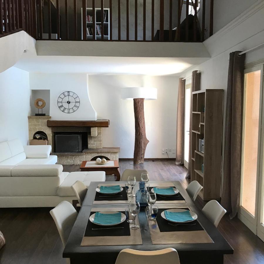 Sur La Cote D'azur Avec Piscine Villa